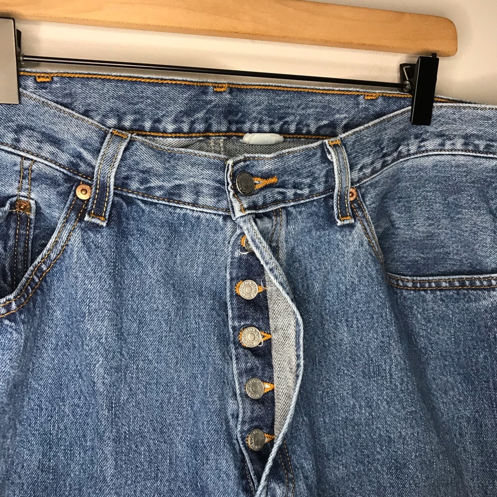 Levi's Button Fly 501 XX Straight Jeans in Medium Wash Blue 38 x 32 - Picture 8 of 12